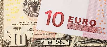 Пара EUR/USD остается под давлением